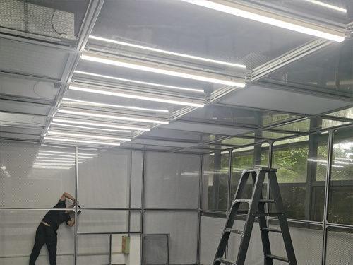 潔凈棚照明電路安裝.jpg 潔凈棚照明電路安裝.jpg